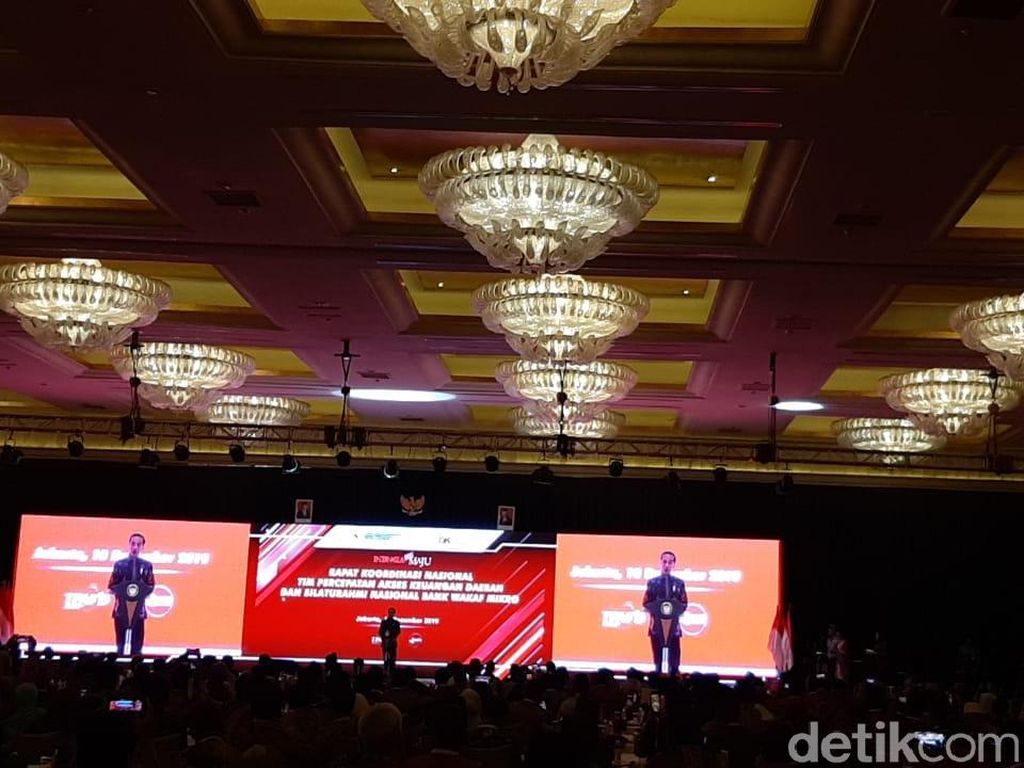 Buka Rakornas Bank Wakaf, Jokowi Target KUR Rp 325 T di 2024 Buka Rakornas Bank Wakaf, Jokowi Target KUR Rp 325 T di 2024