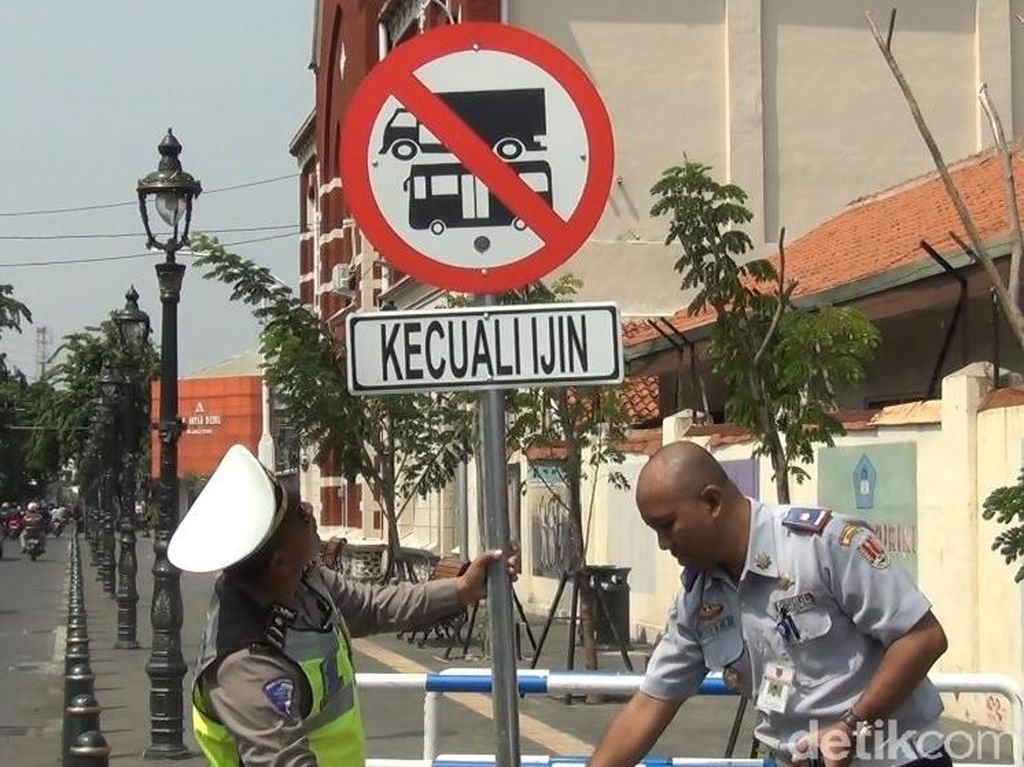 Pengumuman! Kendaraan Berat Dilarang Masuk Kota Lama Semarang Pengumuman! Kendaraan Berat Dilarang Masuk Kota Lama Semarang