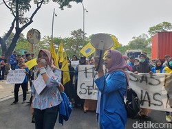 Mahasiswi Demo Kantor Walkot Bekasi Gegara Banyak Kasus Pelecehan Seksual