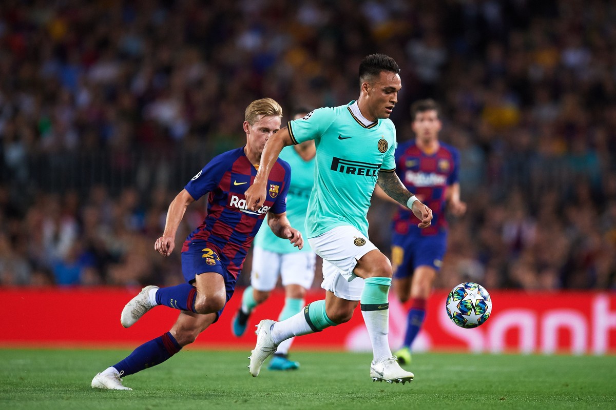 Meski sudah lolos sebagai juara grup, Barcelona tetap akan membidik kemenangan atas Inter Milan. (Foto: Alex Caparros / Getty Images)