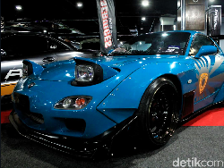 Mobil Legendaris Mazda RX-7 Tampil Lebih Modis dan Ngacir