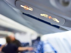 Jangan Coba-coba Merokok di Pesawat! Bisa Didenda Rp 2,5 M