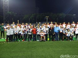 Para pemain Timnas Indonesia U-22 meraih medali perak SEA Games 2019.