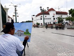 Saat Ratusan Seniman Melukis di Titik Nol Kilometer Yogyakarta