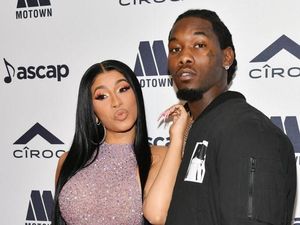 Cerai, Cardi B Melontarkan Sumpah Serapah pada Offset Cerai, Cardi B Melontarkan Sumpah Serapah pada Offset