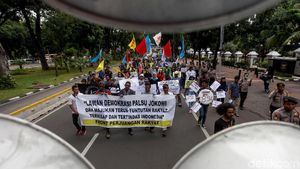 Massa Geruduk Istana Peringati Hari HAM Internasional