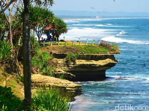 Tanah Lot ala Jawa Barat Itu Ingin Ditata Tanah Lot ala Jawa Barat Itu Ingin Ditata