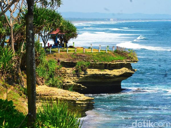 Foto: Tanah Lot ala Jawa Barat (Harusnya) Dirawat