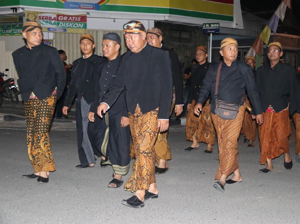 Diduga Kelelahan Ikuti Kirab Pusaka, Kepala BKD Blora Meninggal Diduga Kelelahan Ikuti Kirab Pusaka, Kepala BKD Blora Meninggal