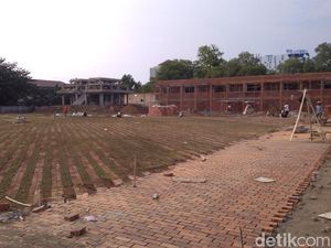 Proyek Revitalisasi Alun-alun Kejaksan Cirebon Baru 65 Persen