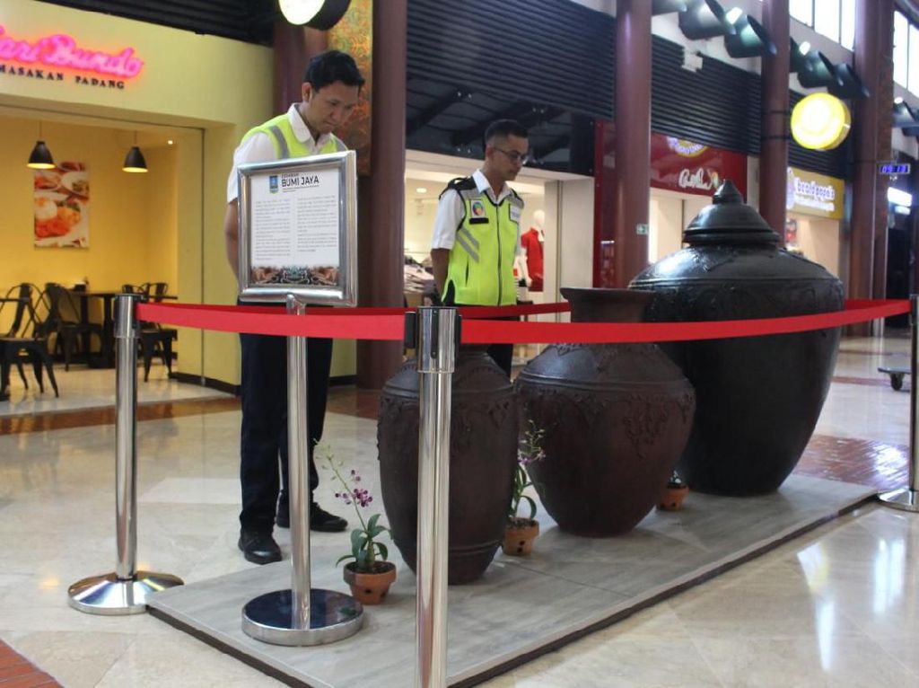 Pemkab Serang Promosikan Kerajinan Gerabah di Bandara Soetta Pemkab Serang Promosikan Kerajinan Gerabah di Bandara Soetta