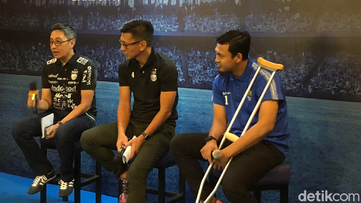 Kiper Persib Bandung Deden Natshir tak sabar segera merumput. (Foto: Mukhlis Dinilah/detikcom)