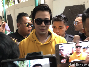 Kerja Sempat Pengaruhi Keputusan Kriss Hatta Pindah Agama Lagi Kerja Sempat Pengaruhi Keputusan Kriss Hatta Pindah Agama Lagi