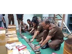 Jeder!!! Jaksa Hancurkan Ribuan iPhone 11, XS, XS MAX hingga X