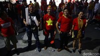 Para suporter terus berdatangan untuk menyaksikan langsung laga final Indonesia vs Vietnam.