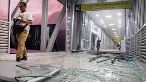 Berantakan! Begini Imbas Angin Ribut di Skybridge Solo
