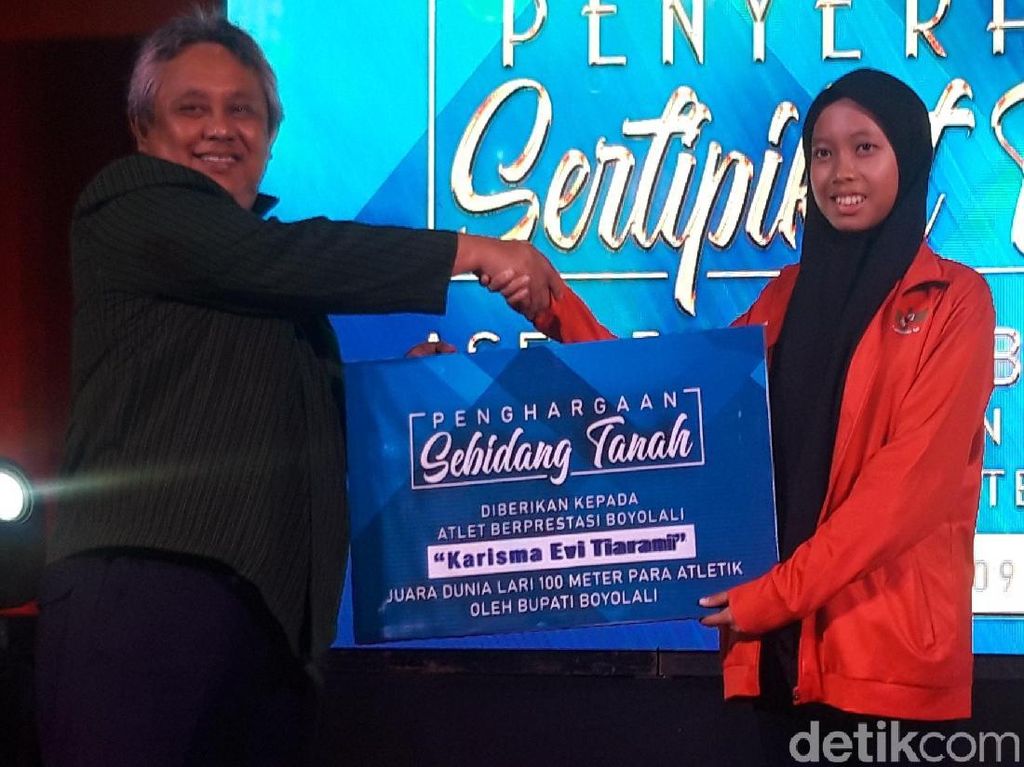 Jadi Juara Dunia dan Pecah Rekor, Karisma Evi Dihadiahi Sebidang Tanah Jadi Juara Dunia dan Pecah Rekor, Karisma Evi Dihadiahi Sebidang Tanah