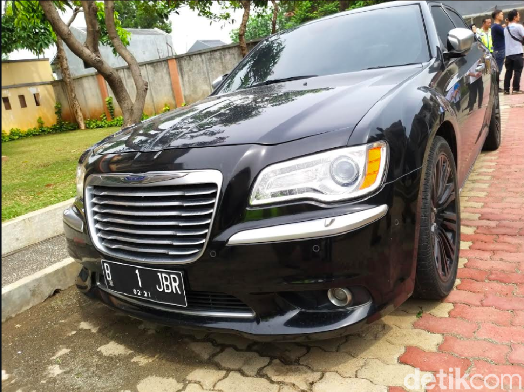 Kena Razia Pajak Kendaraan, Pemilik Chrysler Ngaku Setor ke APM Kena Razia Pajak Kendaraan, Pemilik Chrysler Ngaku Setor ke APM
