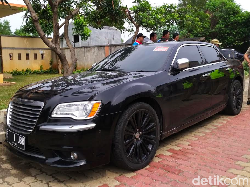 3 Tahun Belum Bayar Pajak, Pemilik Chrysler Ini Ditagih Rp 190 Juta