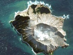 Usai Meletus, Gunung Api di Selandia Baru Difoto dari Satelit