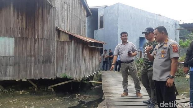 Kapolresta Samarinda Komnbes Arif Budiman di lokasi penemuan mayat balita tanpa kepala