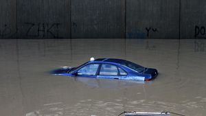 Mobil-mobil Ini Jadi Korban Banjir di Libanon