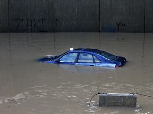 Mobil-mobil Ini Jadi Korban Banjir di Libanon