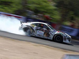 Puluhan Mobil Bakar Ban di Bali