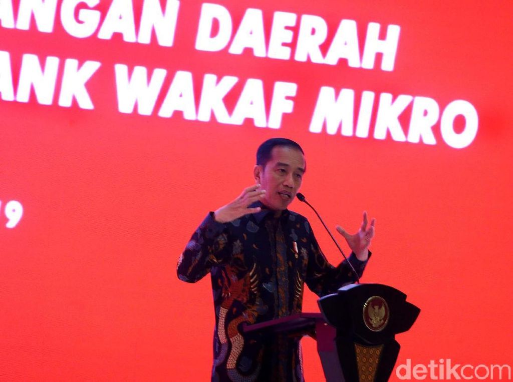 Resmikan Bank Wakaf Mikro, Jokowi: Jangan Pinjam ke Rentenir Resmikan Bank Wakaf Mikro, Jokowi: Jangan Pinjam ke Rentenir