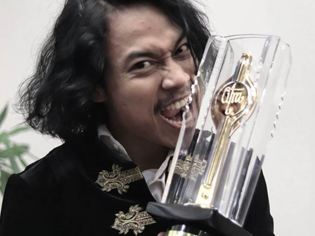 Kucumbu Tubuh Indahku Jadi Keberuntungan Bagi Muhammad Khan Kucumbu Tubuh Indahku Jadi Keberuntungan Bagi Muhammad Khan