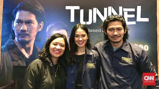Hana Malasan dan Donny Alamsyah dalam serial Tunnel.