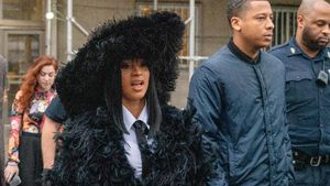 Ini Penampilan Cetar Cardi B Jelang Sidang