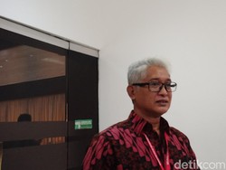 Disinggung Pernah Money Politics, Calon Hakim MK Bernard Membantah