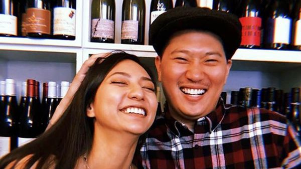 Momen Mesra Nadia Saphira dan Calon Suaminya