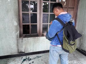 Dilempar Molotov Orang Misterius, Kaca Rumah Warga di Sleman Pecah Dilempar Molotov Orang Misterius, Kaca Rumah Warga di Sleman Pecah