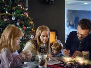 Negara Ini Rayakan Natal dengan Buku