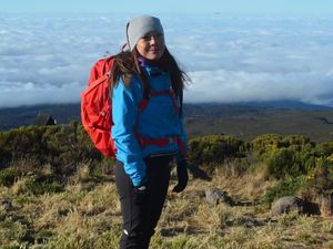 Inspiratif! Wanita Indonesia Usia 50 Tahun Ini Sudah Taklukan 20 Gunung