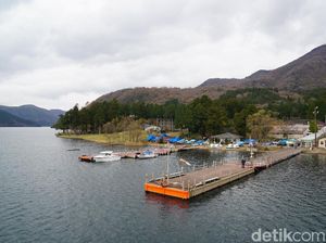 Liburan Akhir Tahun ke Jepang Bisa Lihat Danau Cantik Ini