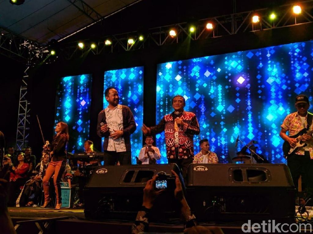 Copet Sikat Dompet Penonton Saat Didi Kempot Curi Hati Warga Ponorogo Copet Sikat Dompet Penonton Saat Didi Kempot Curi Hati Warga Ponorogo