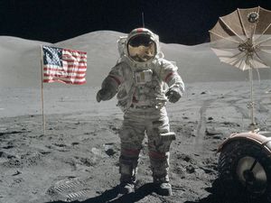 Cerita Manusia Terakhir yang Berjalan di Permukaan Bulan Cerita Manusia Terakhir yang Berjalan di Permukaan Bulan