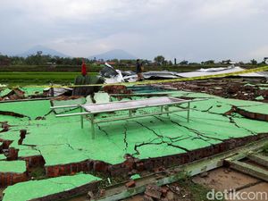 Puting Beliung di Boyolali, 1 Orang Tewas Tertimpa Gedung Ambruk Puting Beliung di Boyolali, 1 Orang Tewas Tertimpa Gedung Ambruk