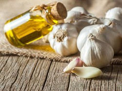 5 Fakta Minyak Bawang Putih, Melezatkan Masakan hingga Sehatkan Kulit