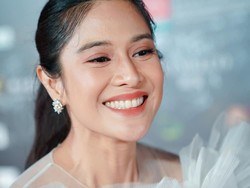 Sederet Artis Lulusan UI Semangati Wisudawan Virtual 2020