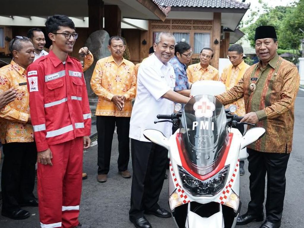 15 Orang Donor Darah dari Magelang Terima Penghargaan dari Presiden 15 Orang Donor Darah dari Magelang Terima Penghargaan dari Presiden