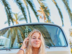 Duh, Influencer Vegan Ini Bikin Netizen Geram karena Makan Daging!