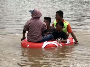 Korban Banjir di Kabupaten Lima Puluh Kota Dievakuasi Korban Banjir di Kabupaten Lima Puluh Kota Dievakuasi