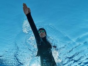 Ahli Jelaskan Soal Viral Wanita Berenang Bersama Pria Bisa Hamil