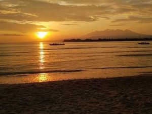 Syahdunya Matahari Pagi di Gili Trawangan Syahdunya Matahari Pagi di Gili Trawangan
