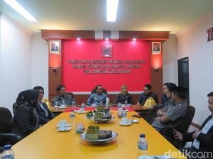 Hadiri Paripurna DPRD, Gubernur Sulsel Kunjungi Ruang F-PDIP