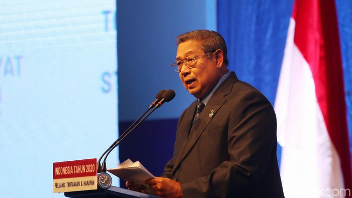 SBY Sampaikan Pidato Refleksi Akhir Tahun Ketua Umum Partai Demokrat Susilo Bambang Yudhoyono (SBY) menyodorkan pidato refleksi simpulan tahun di JCC, Jakarta, Rabu (11/12/2019).